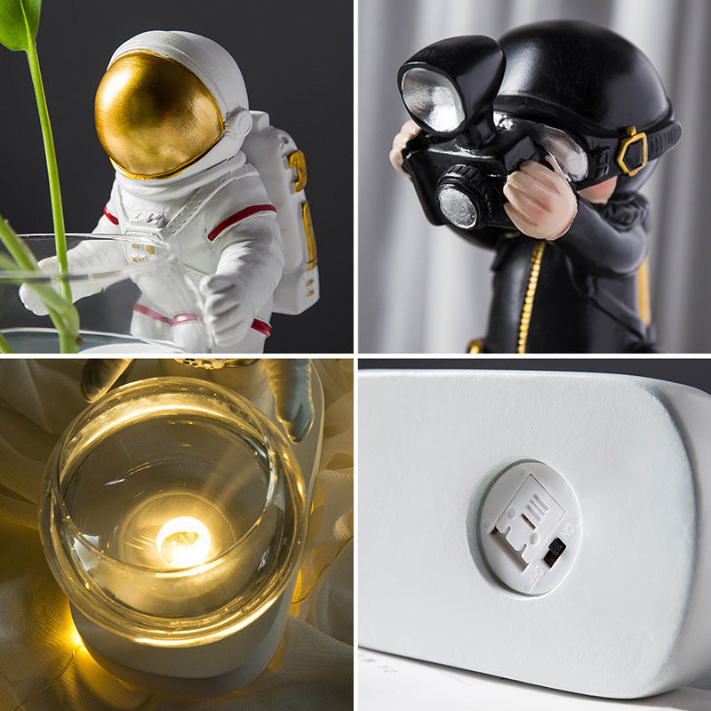 1 Astronaut Decoration Diver Hydroponic Glass Flowerpot Table Decoration